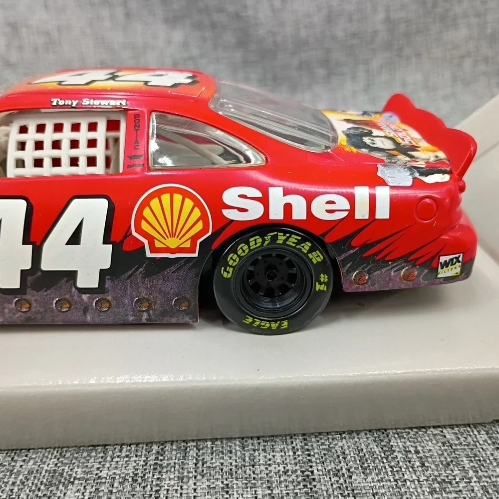 1:24 Winners Circle Diecast 1998 Tony Stewart #44 Small Soldiers Shell Nascar